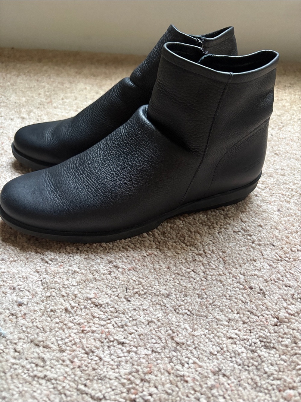 Arche Black Leather Minimalist Ankle Boots Size 38 luxury France designer